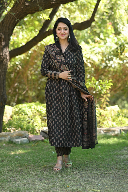 Mehreen Black Alia Cotton Suit Set