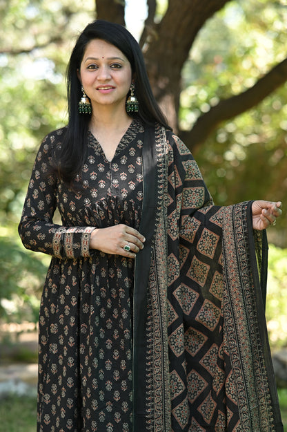 Mehreen Black Alia Cotton Suit Set